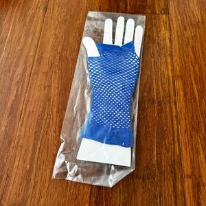 🌟FREE🌟NWT Blue Fishnet Hand Glove